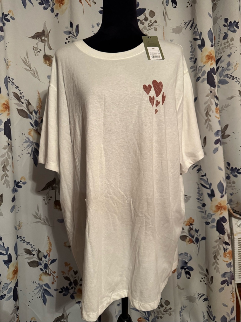 Ladies NWT Short-Sleeve Tee with Red Heart Print Size XXL B9